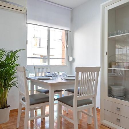 Charming 2 Bedroom Apartment At Triana Center By Oui Seville Exterior photo
