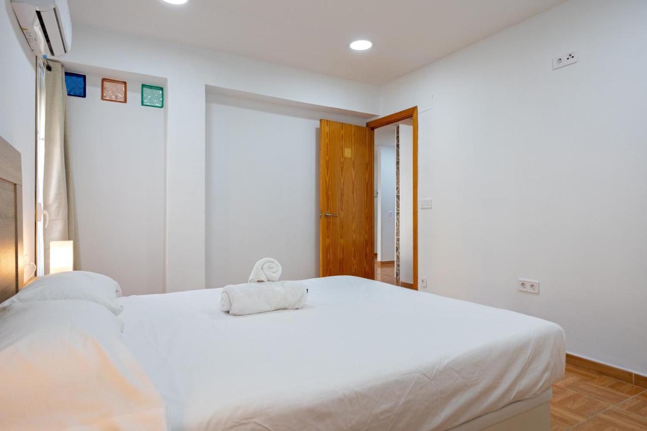 Charming 2 Bedroom Apartment At Triana Center By Oui Seville Exterior photo
