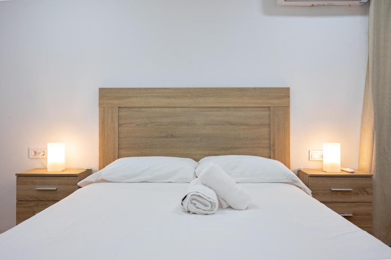 Charming 2 Bedroom Apartment At Triana Center By Oui Seville Exterior photo