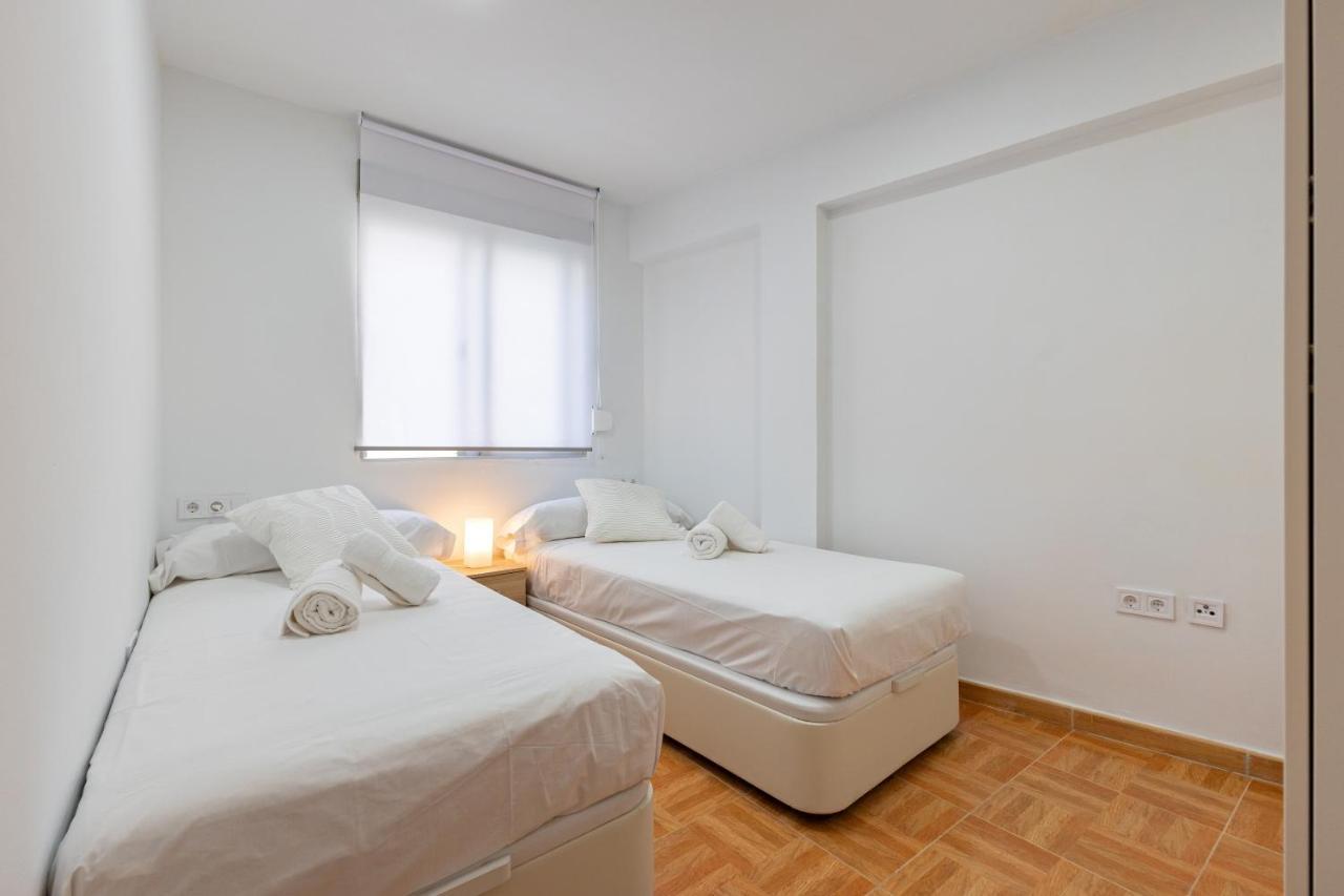 Charming 2 Bedroom Apartment At Triana Center By Oui Seville Exterior photo